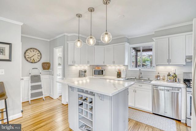 113 E TAYLOR RUN PKWY, Alexandria, VA 22314