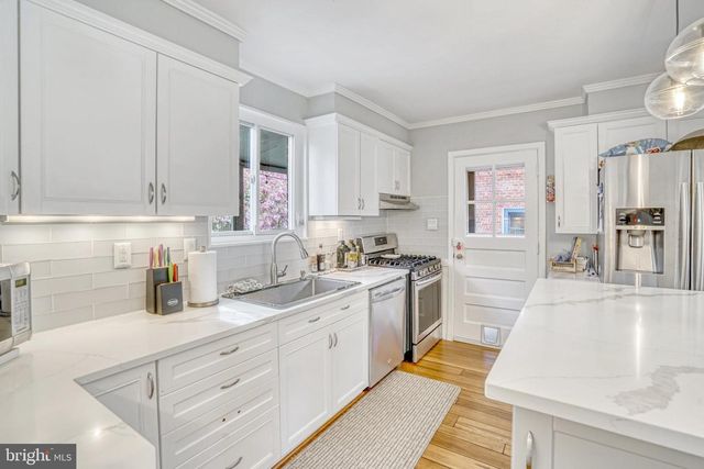 113 E TAYLOR RUN PKWY, Alexandria, VA 22314