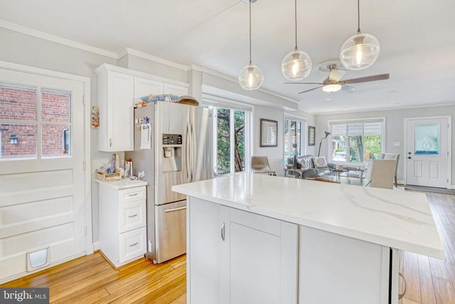 113 E TAYLOR RUN PKWY, Alexandria, VA 22314