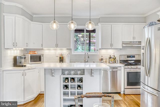 113 E TAYLOR RUN PKWY, Alexandria, VA 22314