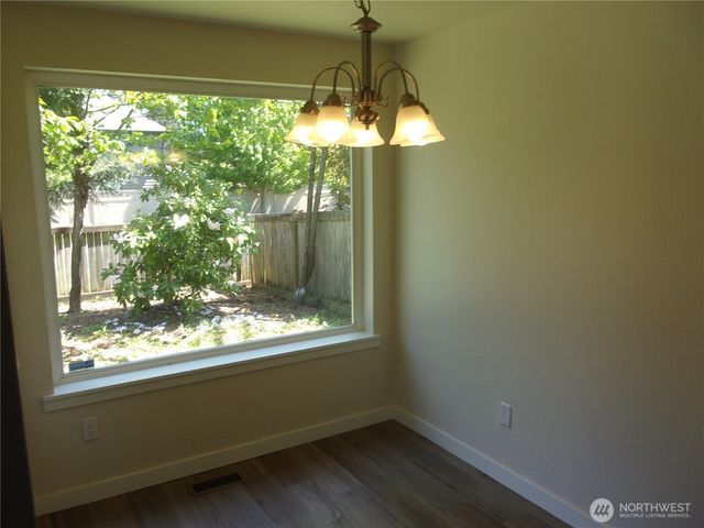 7911 119th Street Ct E, Puyallup, WA 98373