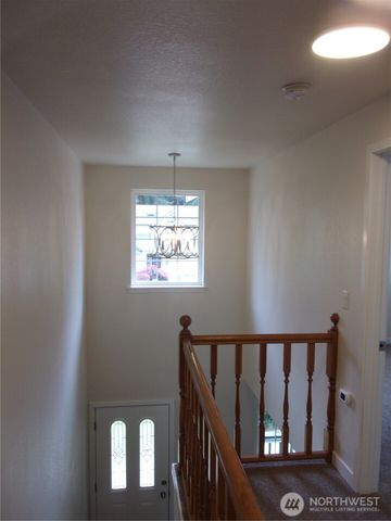 7911 119th Street Ct E, Puyallup, WA 98373
