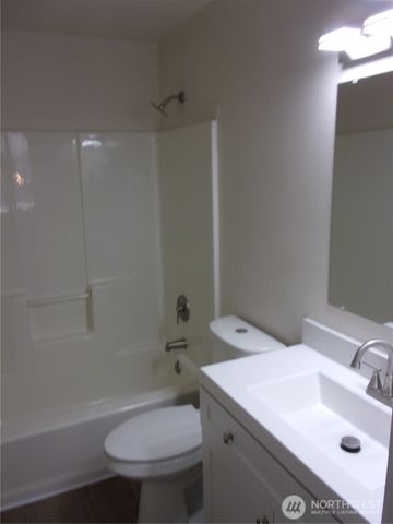7911 119th Street Ct E, Puyallup, WA 98373