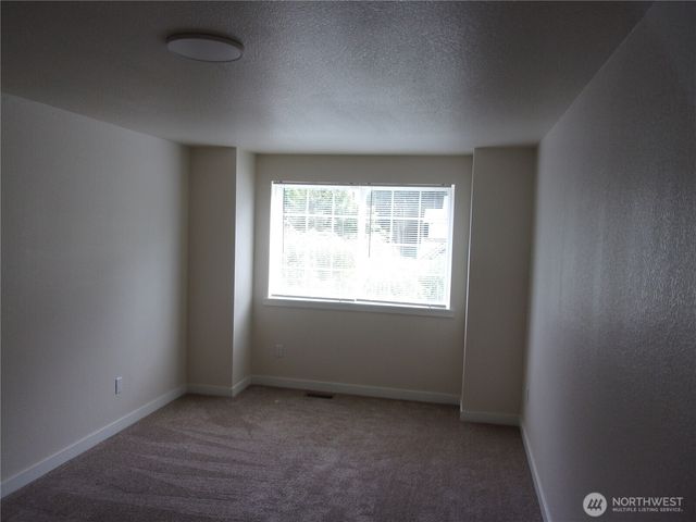 7911 119th Street Ct E, Puyallup, WA 98373