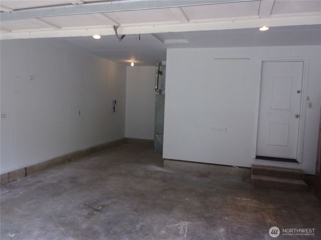 7911 119th Street Ct E, Puyallup, WA 98373