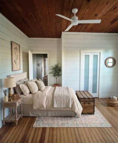 502 Upton Avenue, Schulenburg, TX 78956