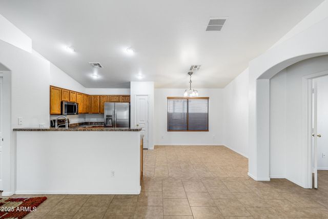 3830 W SANTA CRUZ Avenue, San Tan Valley, AZ 85144