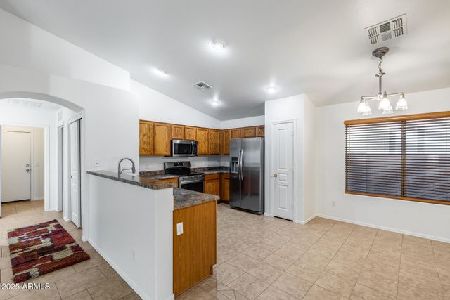 3830 W SANTA CRUZ Avenue, San Tan Valley, AZ 85144