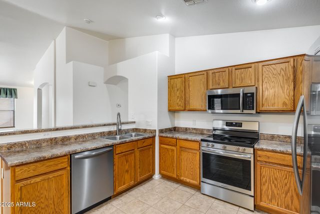 3830 W SANTA CRUZ Avenue, San Tan Valley, AZ 85144