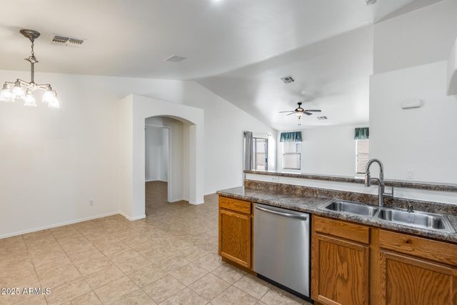 3830 W SANTA CRUZ Avenue, San Tan Valley, AZ 85144