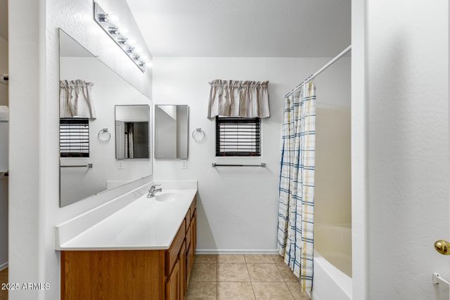 3830 W SANTA CRUZ Avenue, San Tan Valley, AZ 85144