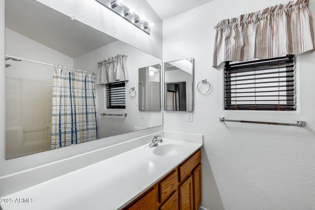 3830 W SANTA CRUZ Avenue, San Tan Valley, AZ 85144