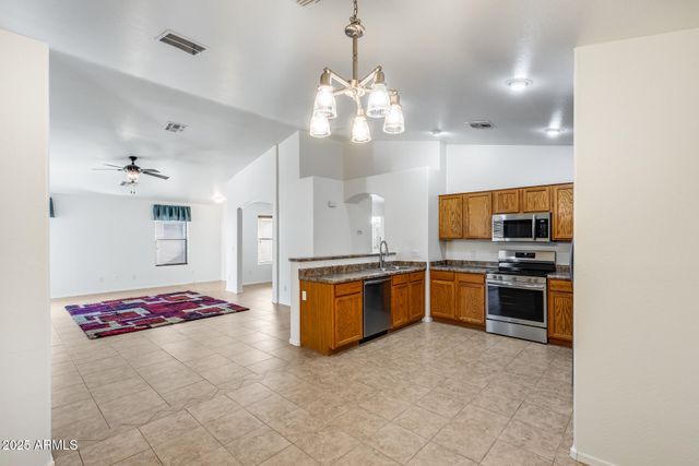 3830 W SANTA CRUZ Avenue, San Tan Valley, AZ 85144