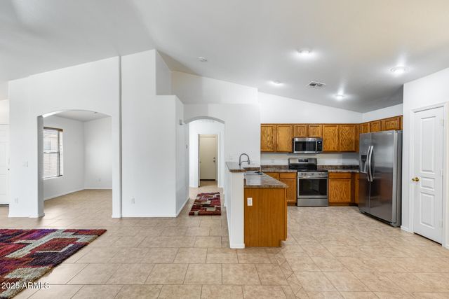 3830 W SANTA CRUZ Avenue, San Tan Valley, AZ 85144