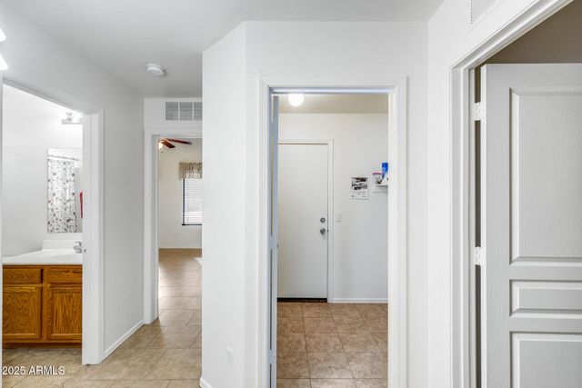 3830 W SANTA CRUZ Avenue, San Tan Valley, AZ 85144