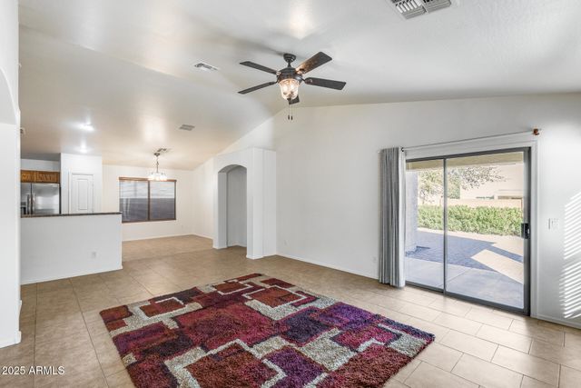 3830 W SANTA CRUZ Avenue, San Tan Valley, AZ 85144