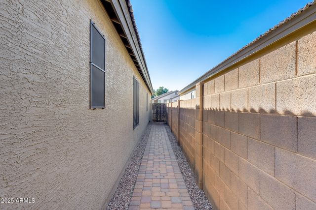 3830 W SANTA CRUZ Avenue, San Tan Valley, AZ 85144