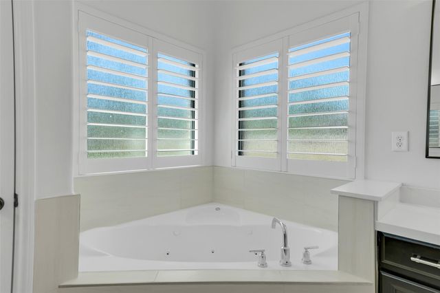 10003 Banestone Boulevard, Tomball, TX 77375