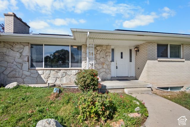 1374 W MARINWOOD AVE, Taylorsville, UT 84123