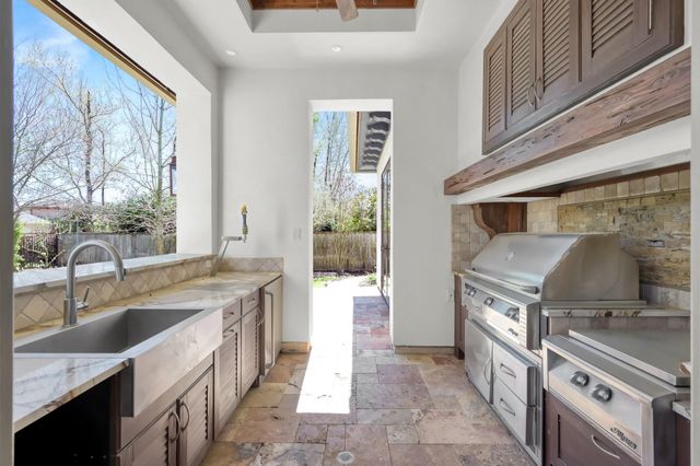 146 Bauer Point Circle, The Woodlands, TX 77389