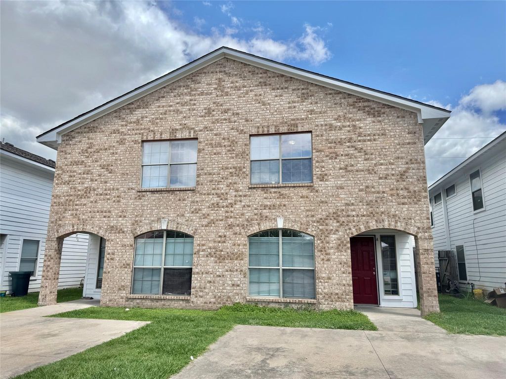 10618 Pine Landing Drive A, Houston, TX 77088
