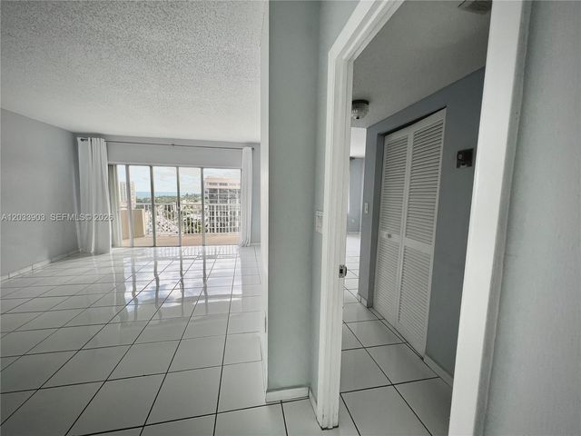 1985 S Ocean Drive 12N, Hallandale Beach, FL 33009