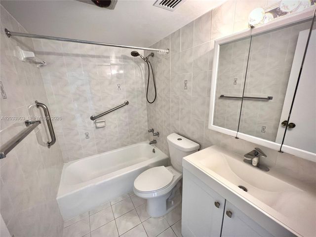 1985 S Ocean Drive 12N, Hallandale Beach, FL 33009
