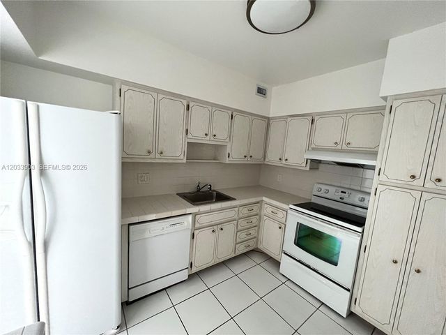 1985 S Ocean Drive 12N, Hallandale Beach, FL 33009