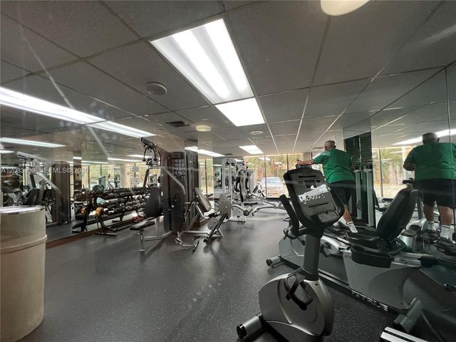 1985 S Ocean Drive 12N, Hallandale Beach, FL 33009