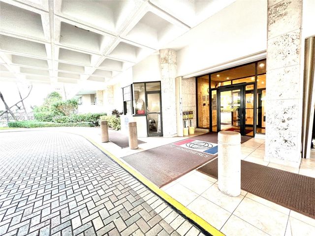 1985 S Ocean Drive 12N, Hallandale Beach, FL 33009