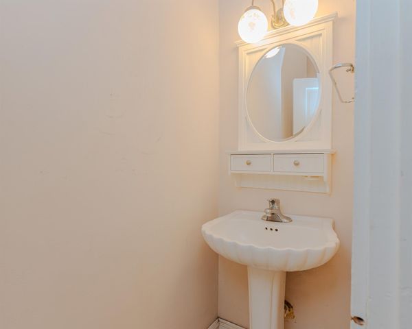 2416 Avenue I, Bay City, TX 77414
