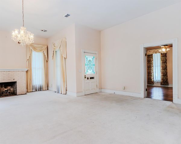 2416 Avenue I, Bay City, TX 77414