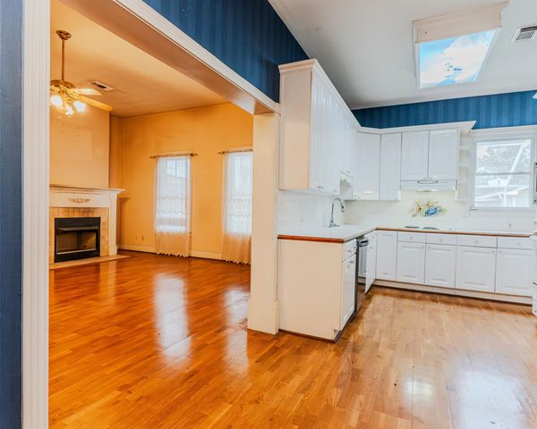 2416 Avenue I, Bay City, TX 77414