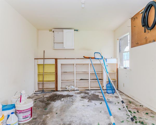 2416 Avenue I, Bay City, TX 77414