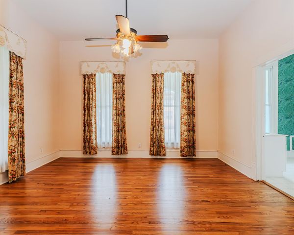 2416 Avenue I, Bay City, TX 77414
