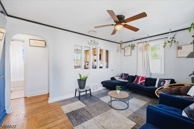 52 Daniel St, Woodbridge Twp., NJ 07064