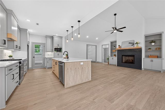 44 Leona Drive, Bella Vista, AR 72715
