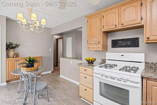 4656 Buckingham Drive, Warren, MI 48092