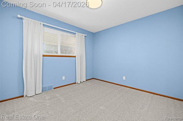 4656 Buckingham Drive, Warren, MI 48092