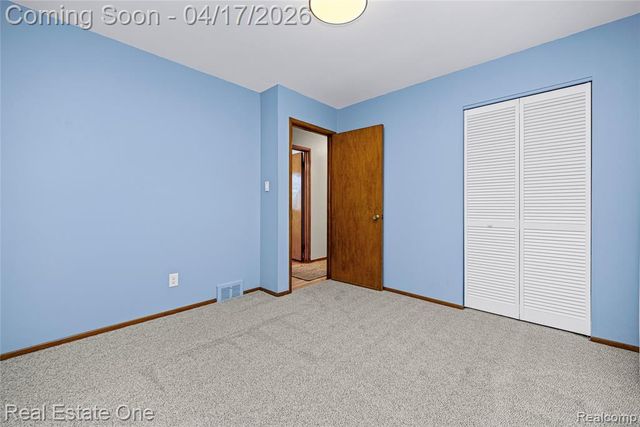 4656 Buckingham Drive, Warren, MI 48092