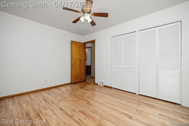 4656 Buckingham Drive, Warren, MI 48092