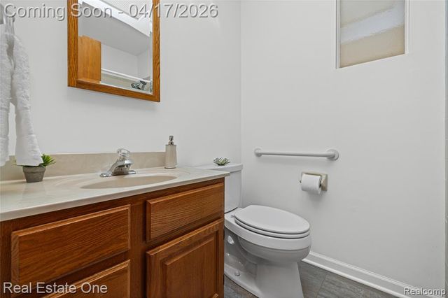 4656 Buckingham Drive, Warren, MI 48092