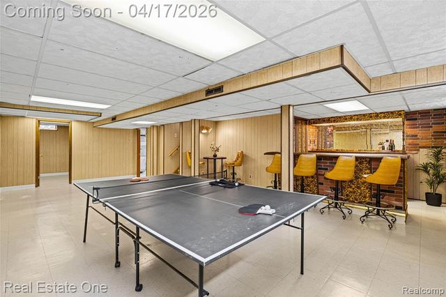 4656 Buckingham Drive, Warren, MI 48092