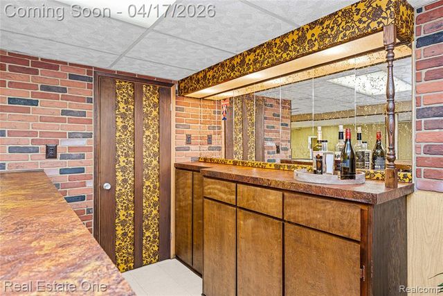 4656 Buckingham Drive, Warren, MI 48092