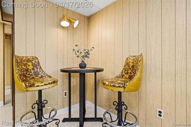 4656 Buckingham Drive, Warren, MI 48092