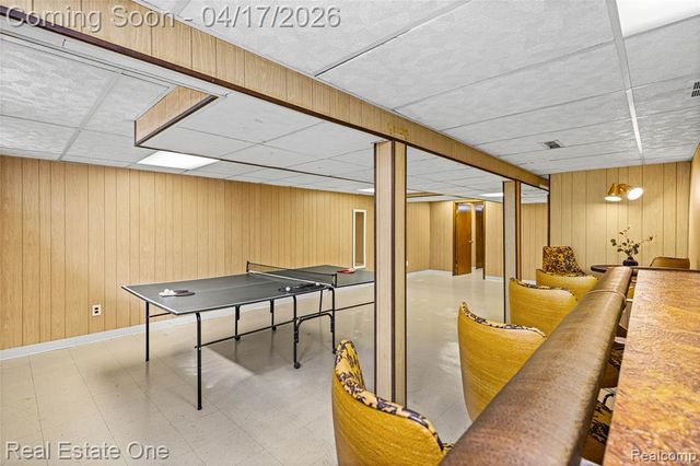 4656 Buckingham Drive, Warren, MI 48092