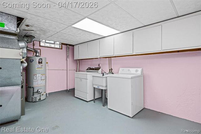 4656 Buckingham Drive, Warren, MI 48092