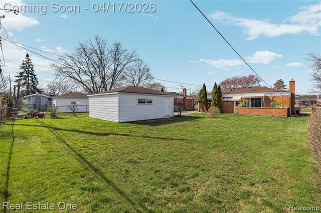 4656 Buckingham Drive, Warren, MI 48092