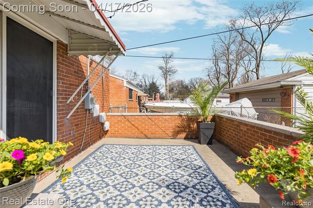 4656 Buckingham Drive, Warren, MI 48092