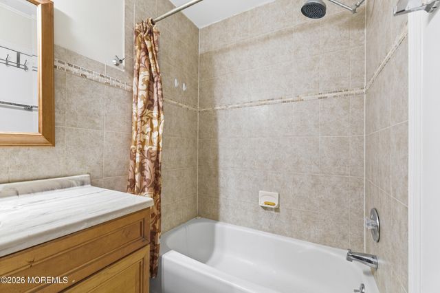 45 Lone Star Lane, Manalapan, NJ 07726